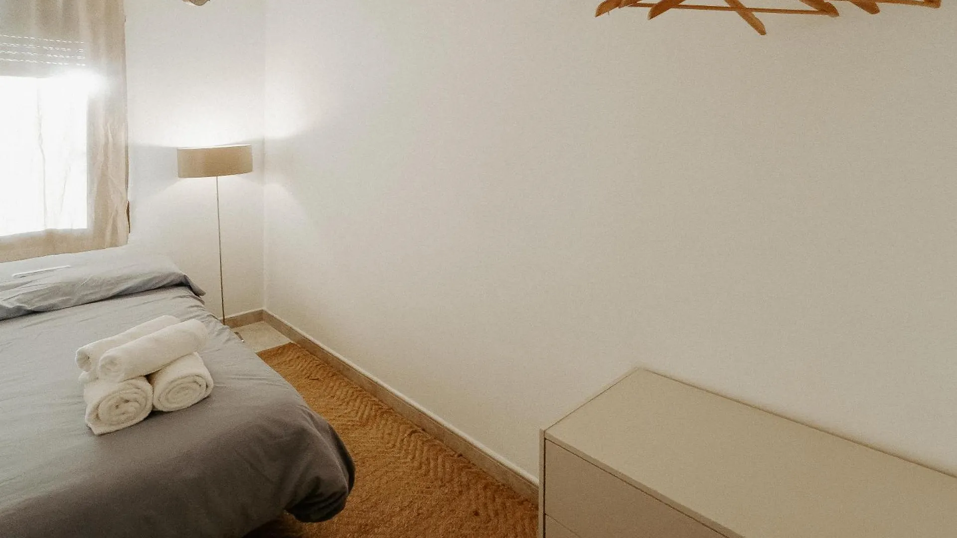 Charming Rooms In Shared Apartment Near Camp Nou Barcelona