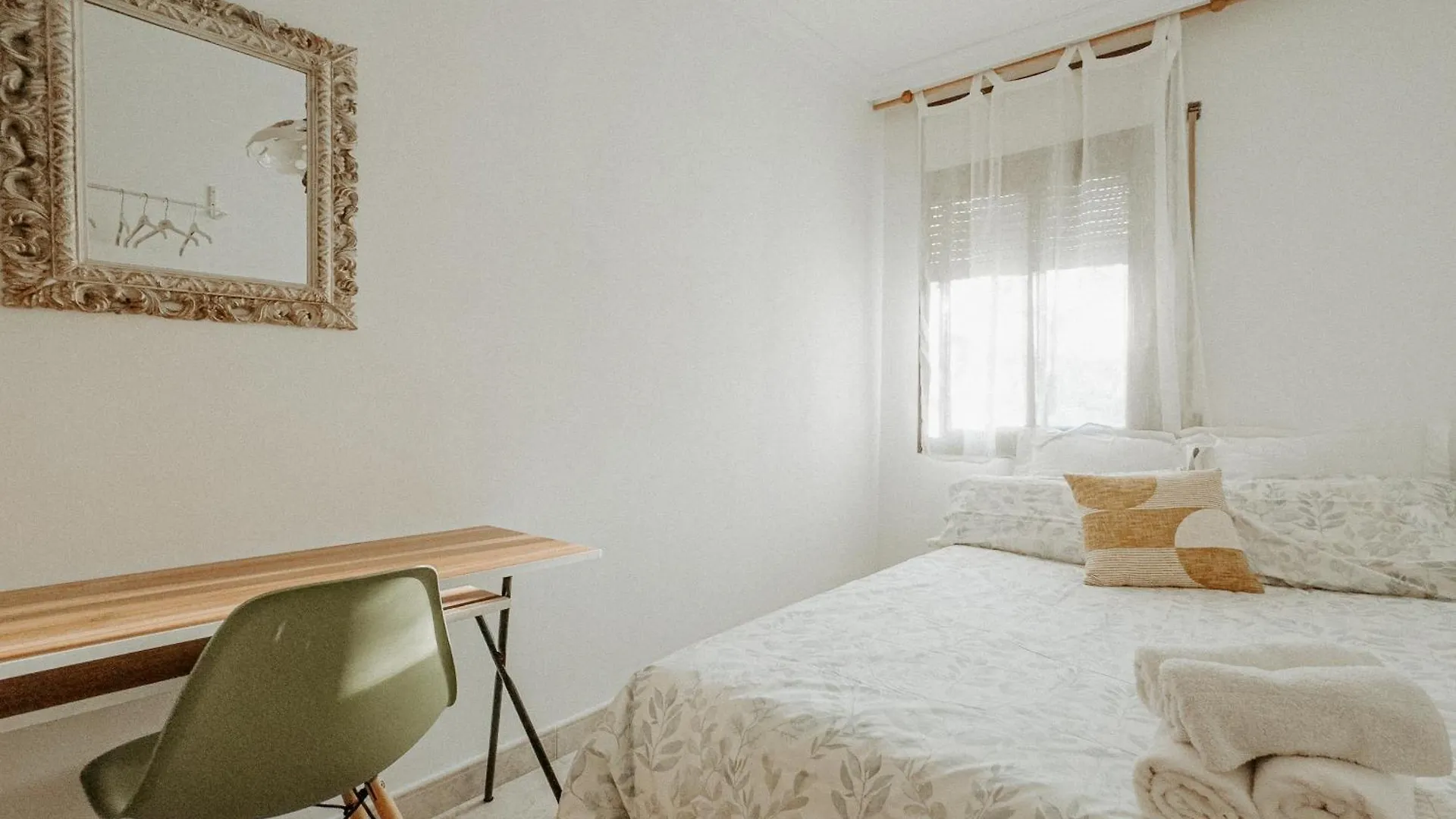 Charming Rooms In Shared Apartment Near Camp Nou Barcelona