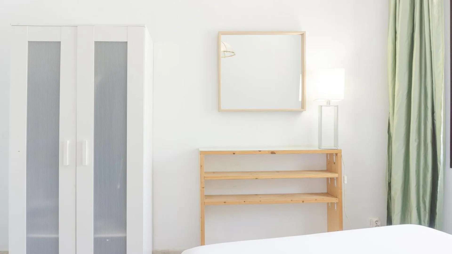 Charming Rooms In Shared Apartment Near Camp Nou Barcelona